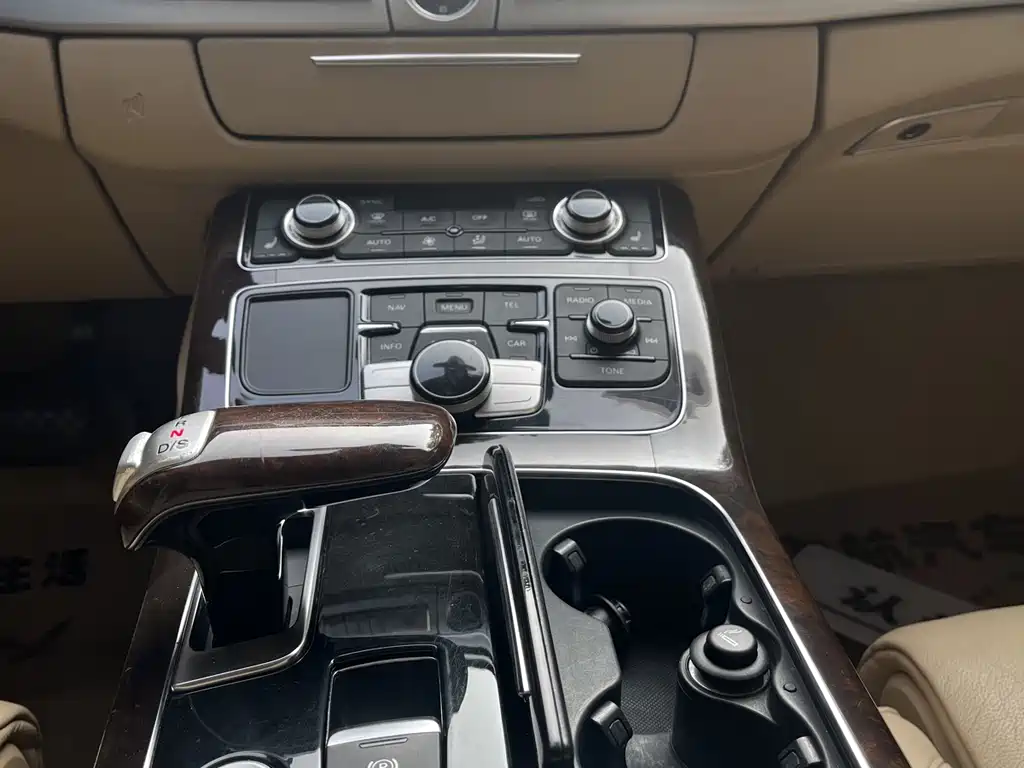 Audi Audi A8 2013 A8L 45 TFSI quattro Comfort Line 2014 - thumbnail 13