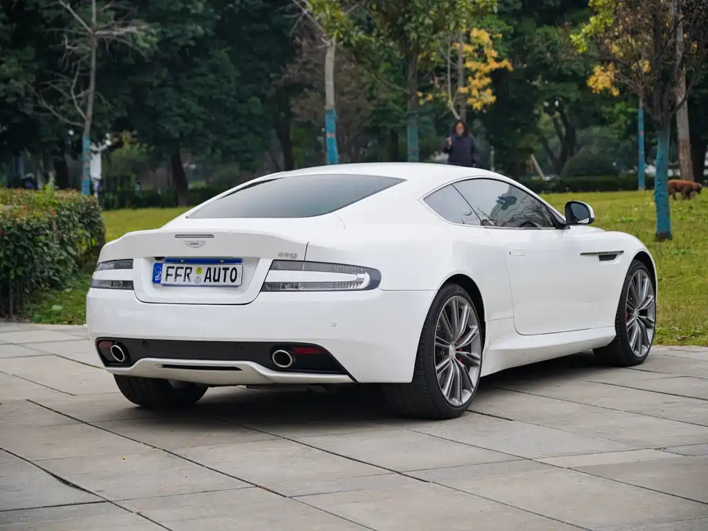 Aston Martin Aston Martin DB9 2013 6.0L Coupe 2014 - thumbnail 5