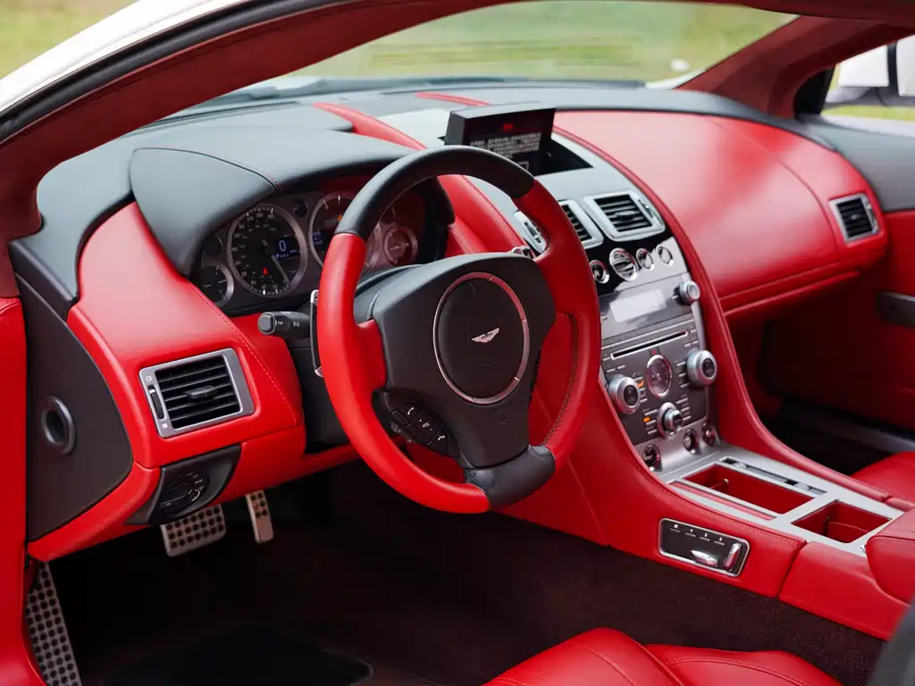 Aston Martin Aston Martin DB9 2013 6.0L Coupe 2014 - thumbnail 8