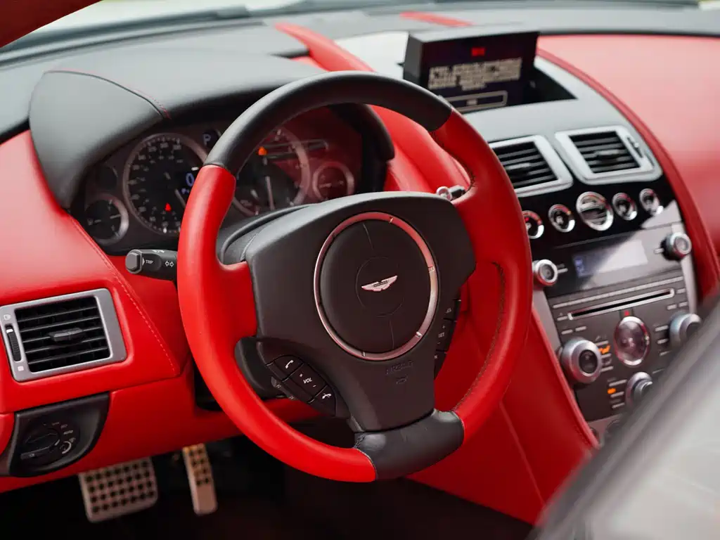 Aston Martin Aston Martin DB9 2013 6.0L Coupe 2014 - thumbnail 12