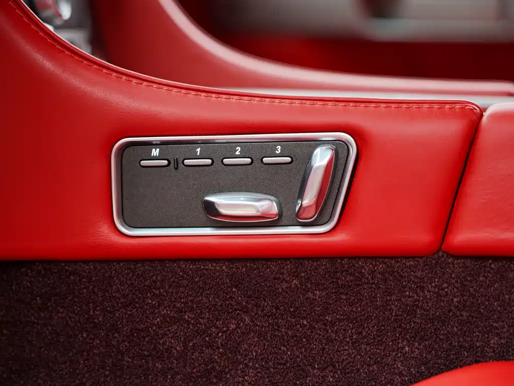 Aston Martin Aston Martin DB9 2013 6.0L Coupe 2014 - thumbnail 13