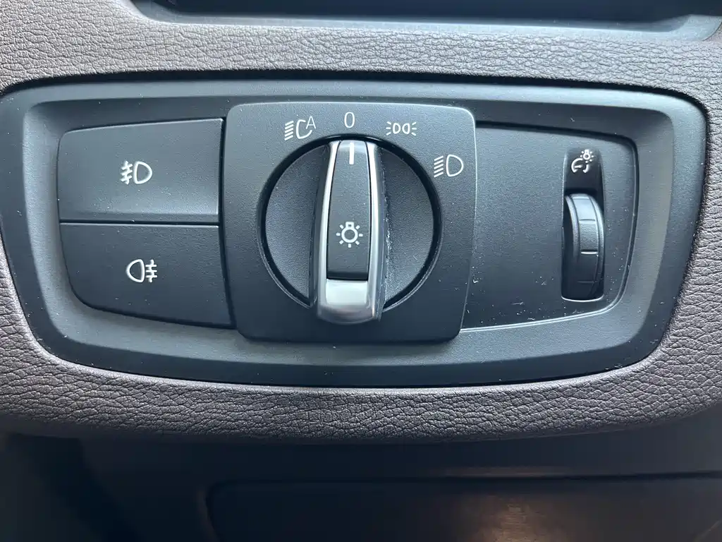 BMW BMW X1 2019 sDrive18Li Premium Model 2019 - thumbnail 21