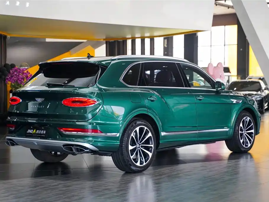 Bentley Bentayga 2023 4.0T V8 Extended Wheelbase Azure Edition 2024 - thumbnail 4