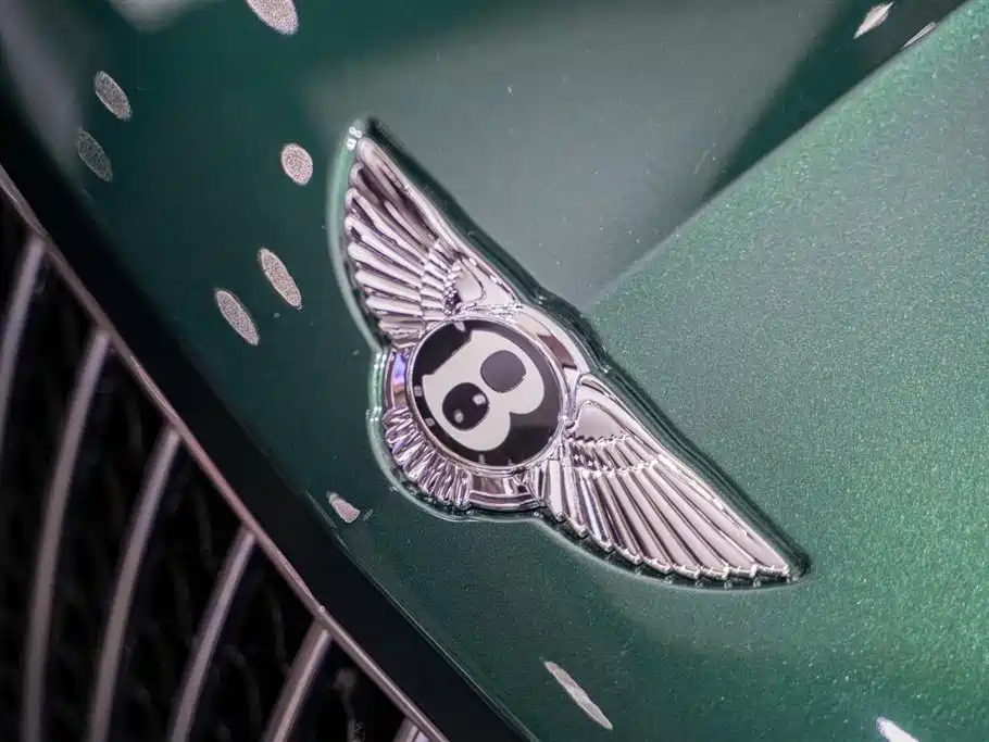 Bentley Bentayga 2023 4.0T V8 Extended Wheelbase Azure Edition 2024 - thumbnail 5