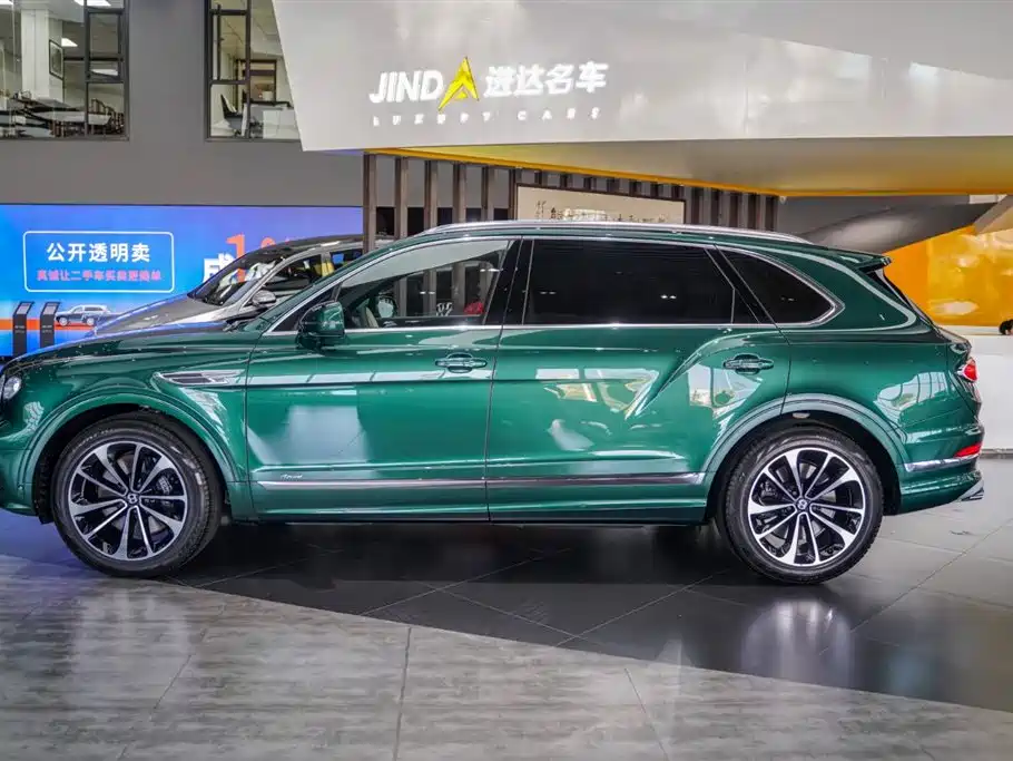 Bentley Bentayga 2023 4.0T V8 Extended Wheelbase Azure Edition 2024 - thumbnail 8
