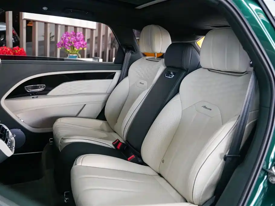 Bentley Bentayga 2023 4.0T V8 Extended Wheelbase Azure Edition 2024 - thumbnail 11