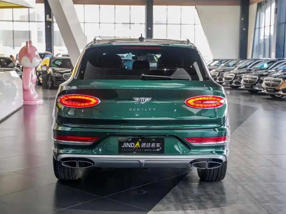 Bentley Bentayga 2023 4.0T V8 Extended Wheelbase Azure Edition 2024 - thumbnail 27