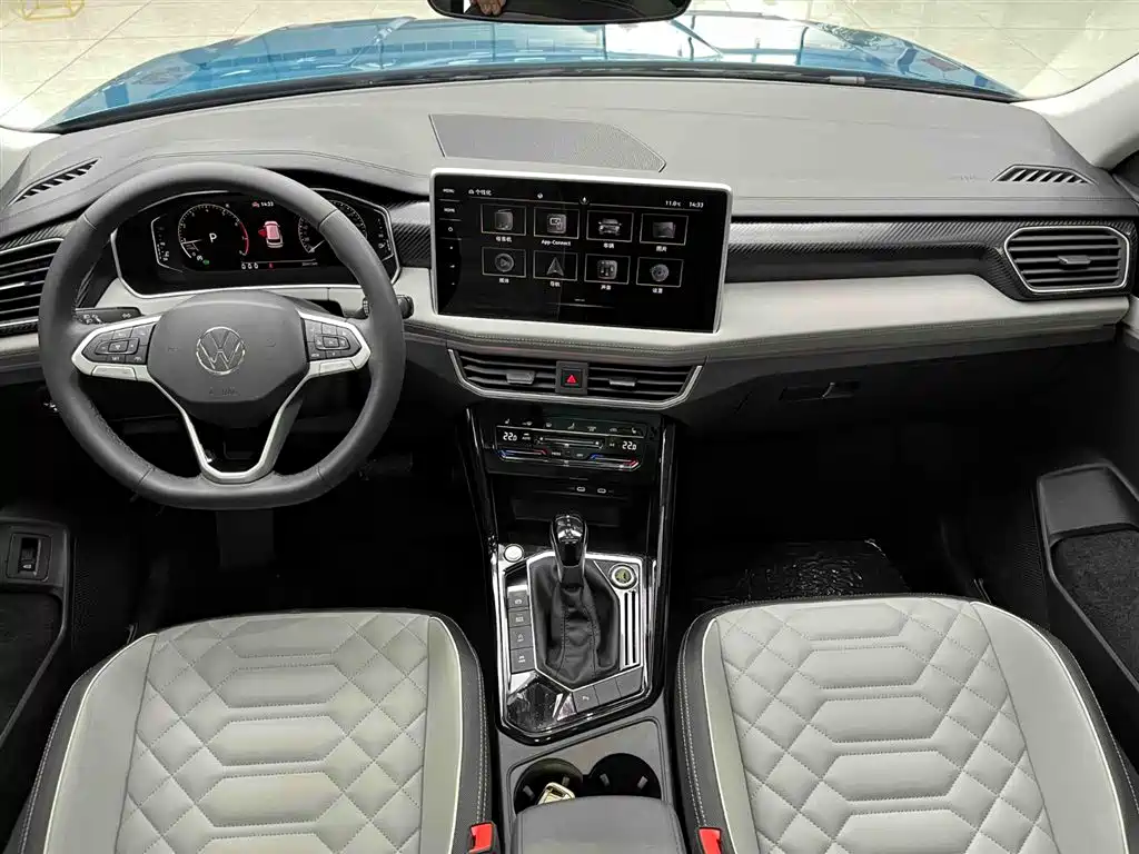 Volkswagen Tayron 2023 Model 280TSI Front-Wheel Drive Luxury Plus Advanced Edition 2022 - thumbnail 2
