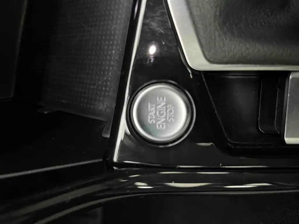 Volkswagen Tayron 2023 Model 280TSI Front-Wheel Drive Luxury Plus Advanced Edition 2022 - thumbnail 4