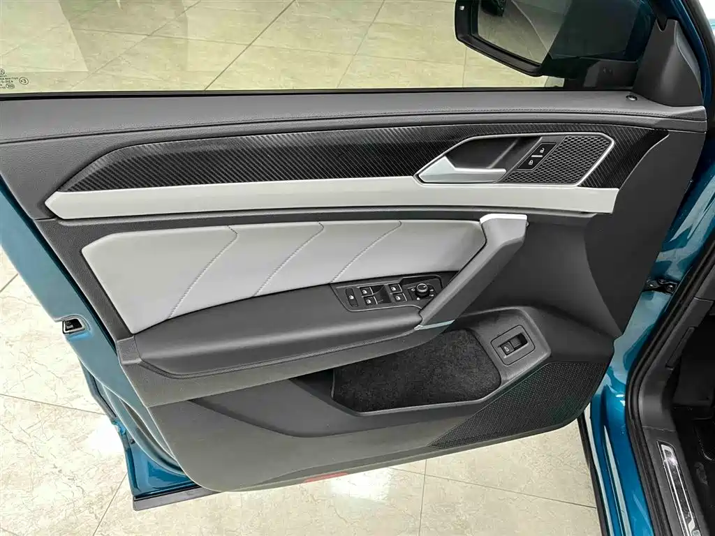 Volkswagen Tayron 2023 Model 280TSI Front-Wheel Drive Luxury Plus Advanced Edition 2022 - thumbnail 10