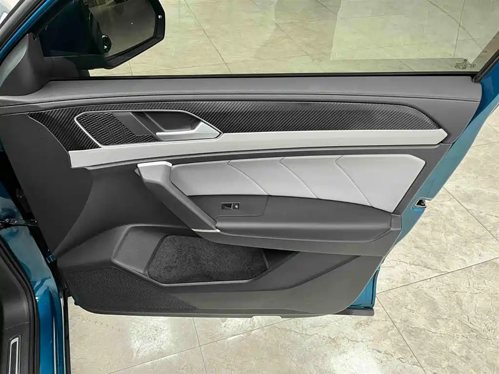 Volkswagen Tayron 2023 Model 280TSI Front-Wheel Drive Luxury Plus Advanced Edition 2022 - thumbnail 12
