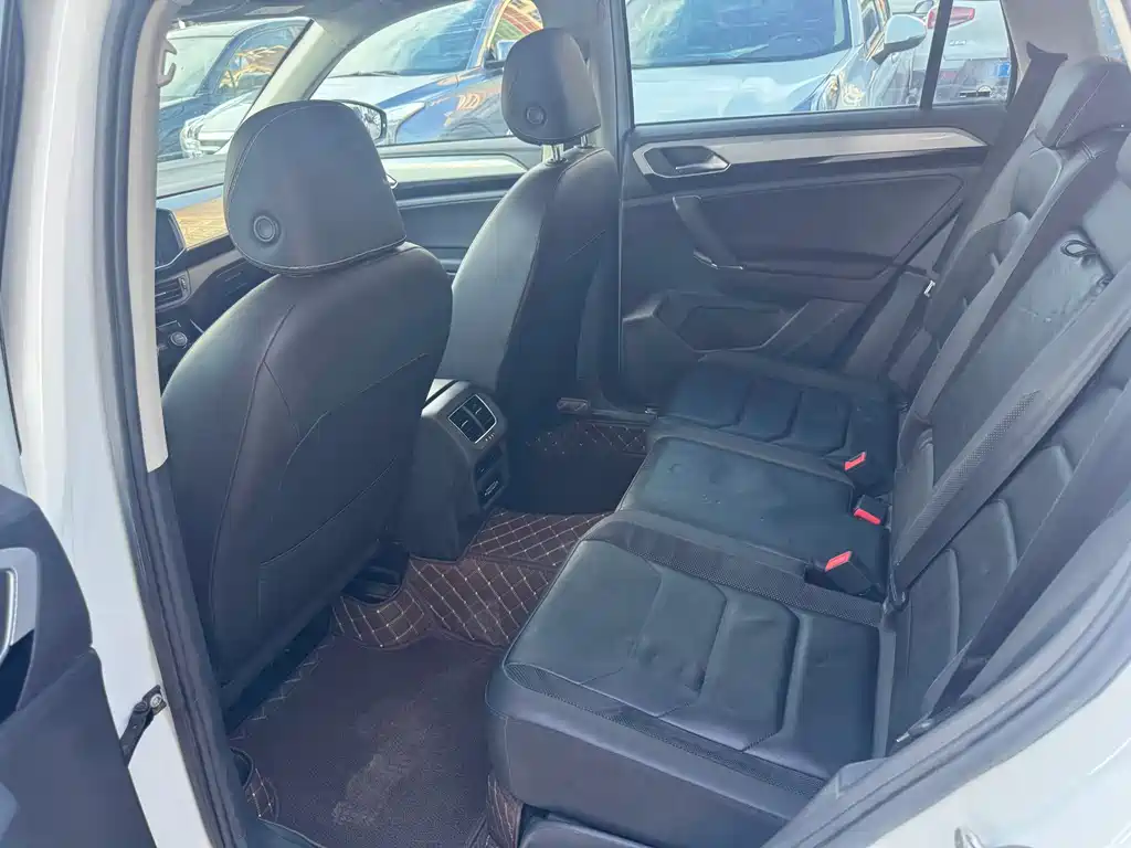 Volkswagen Tayron 2019 330TSI 2WD Luxury Model VI 2019 - thumbnail 8