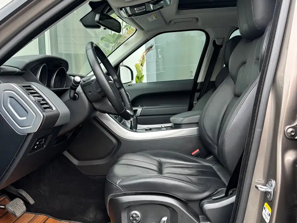 Land Rover Range Rover Sport 2016 3.0 SDV6 HSE DYNAMIC 2016 - thumbnail 4