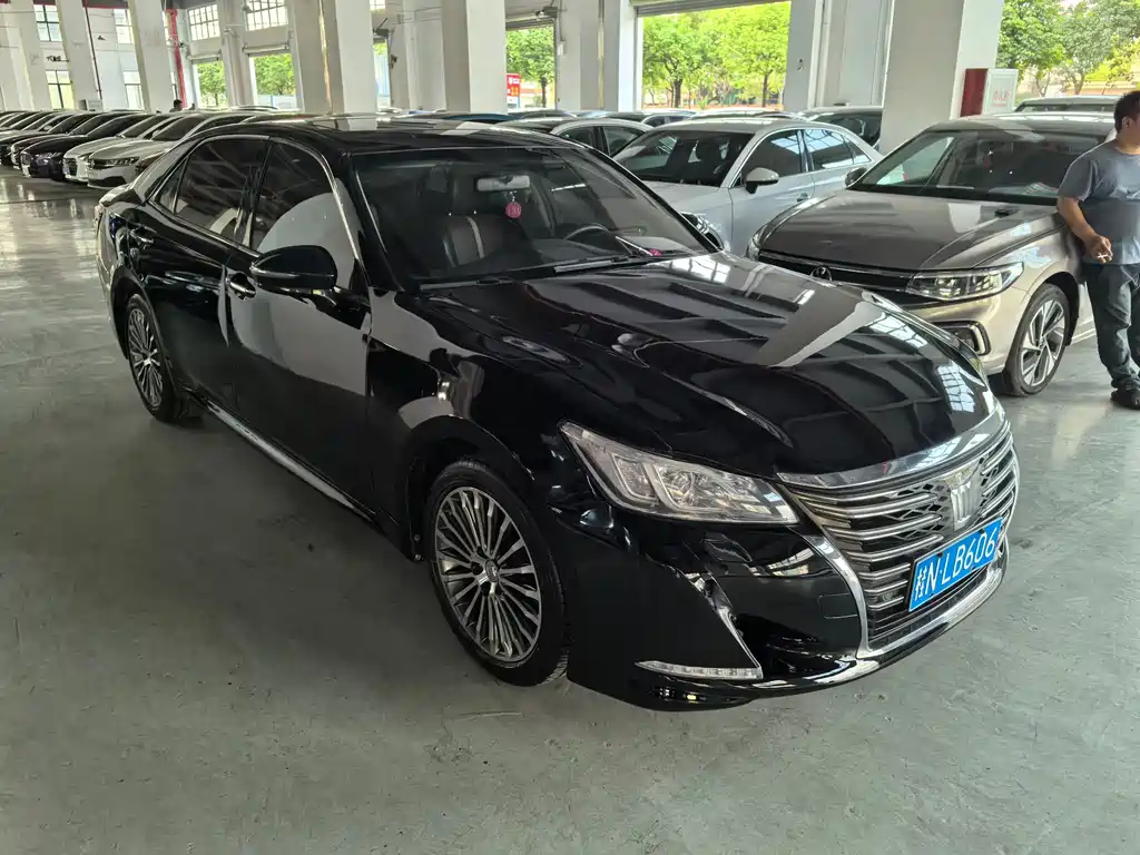 Toyota Crown 2018 2.0T Sport Edition 2019 - thumbnail 3