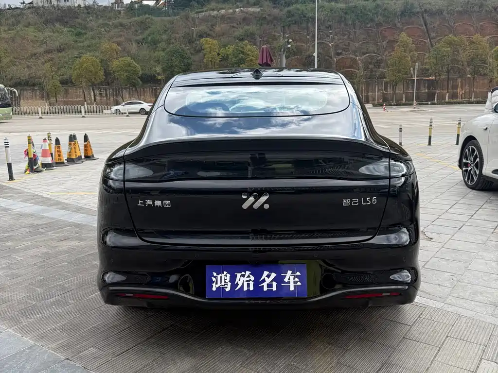 Zhiji Auto Zhiji LS6 2026 Range Extender 66 Max+ 2025 - thumbnail 4