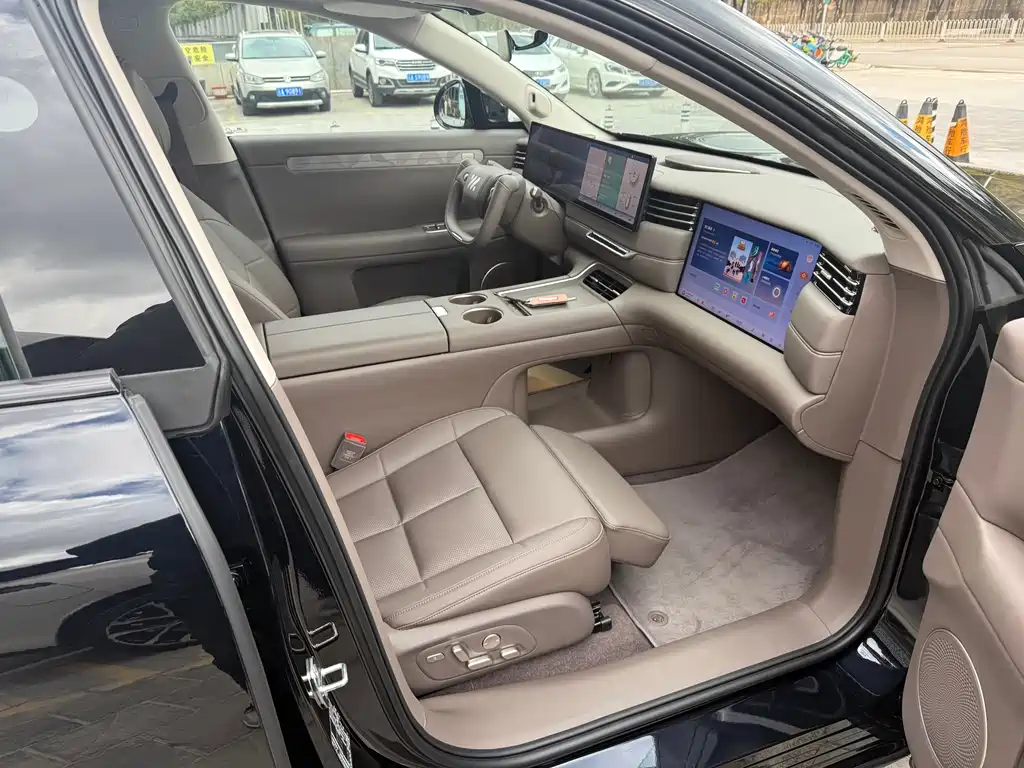 Zhiji Auto Zhiji LS6 2026 Range Extender 66 Max+ 2025 - thumbnail 9