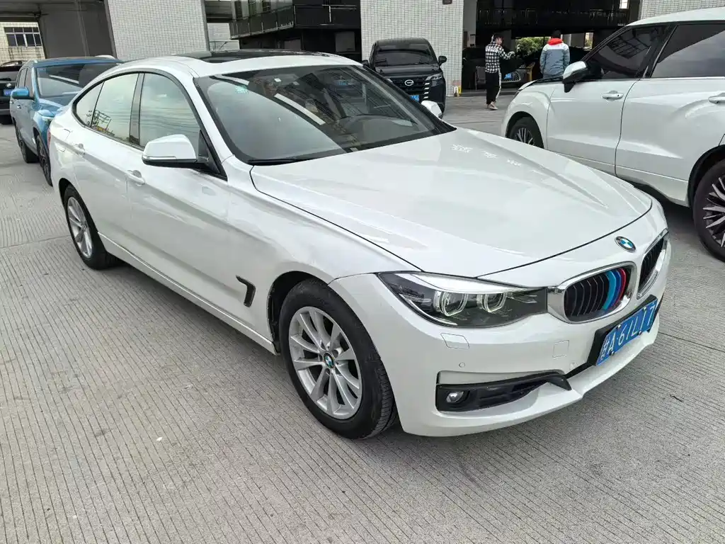 BMW BMW 3 Series GT 2018 320i Fashion Edition 2019 - thumbnail 2