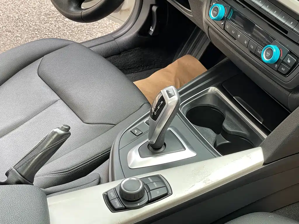 BMW BMW 3 Series 2015 320i Sport Line 2015 - thumbnail 15
