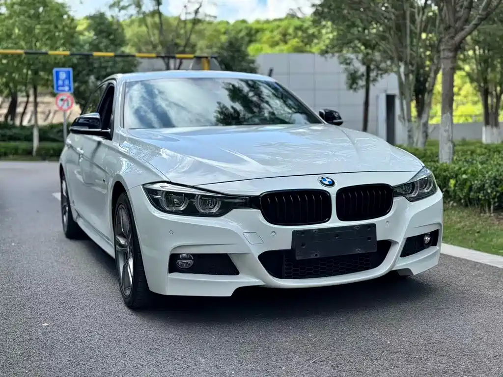 BMW BMW 3 Series 2018 330i M Sport Shadow Night Edition 2018 - thumbnail 3