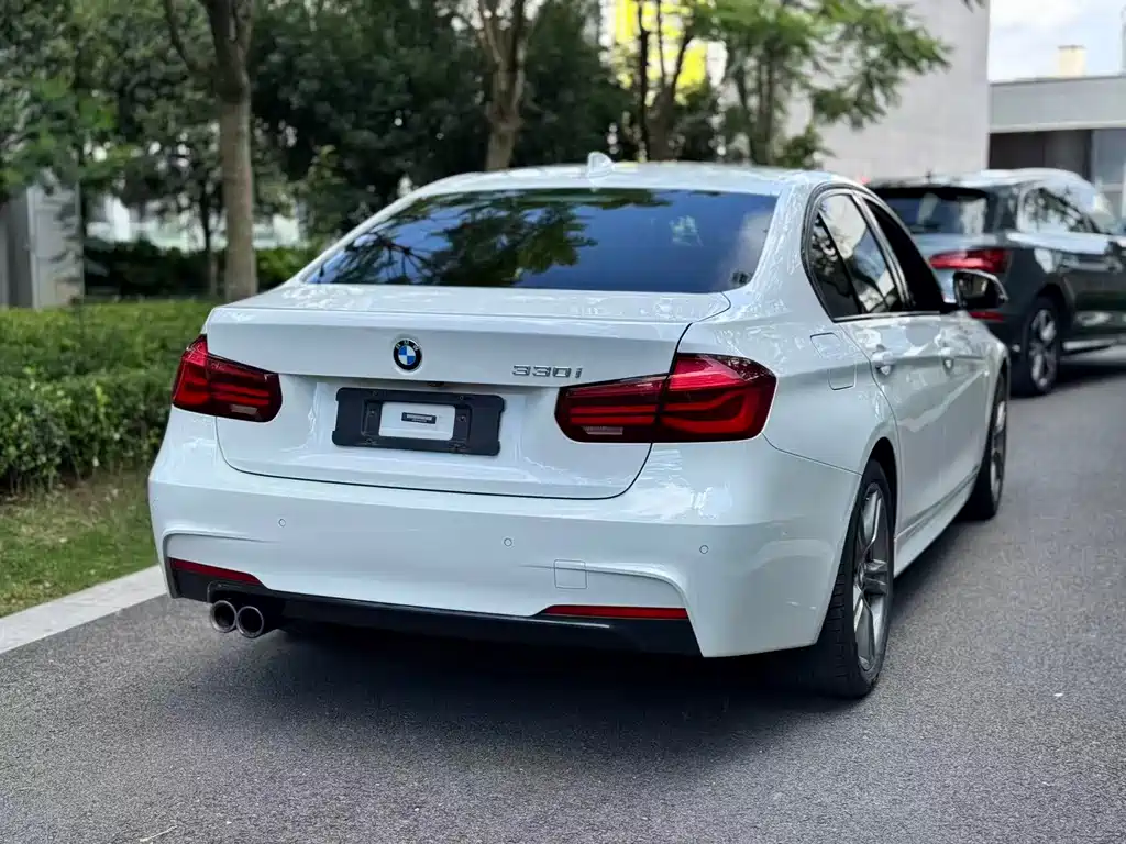 BMW BMW 3 Series 2018 330i M Sport Shadow Night Edition 2018 - thumbnail 5