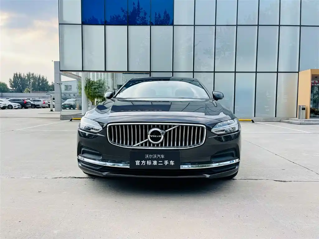 Volvo Volvo S90 2024 B5 Momentum Luxury Edition 2024 - thumbnail 2