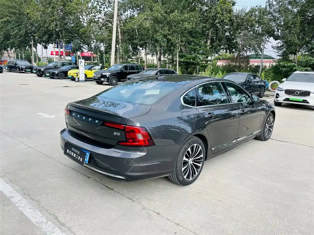 Volvo Volvo S90 2024 B5 Momentum Luxury Edition 2024 - thumbnail 6