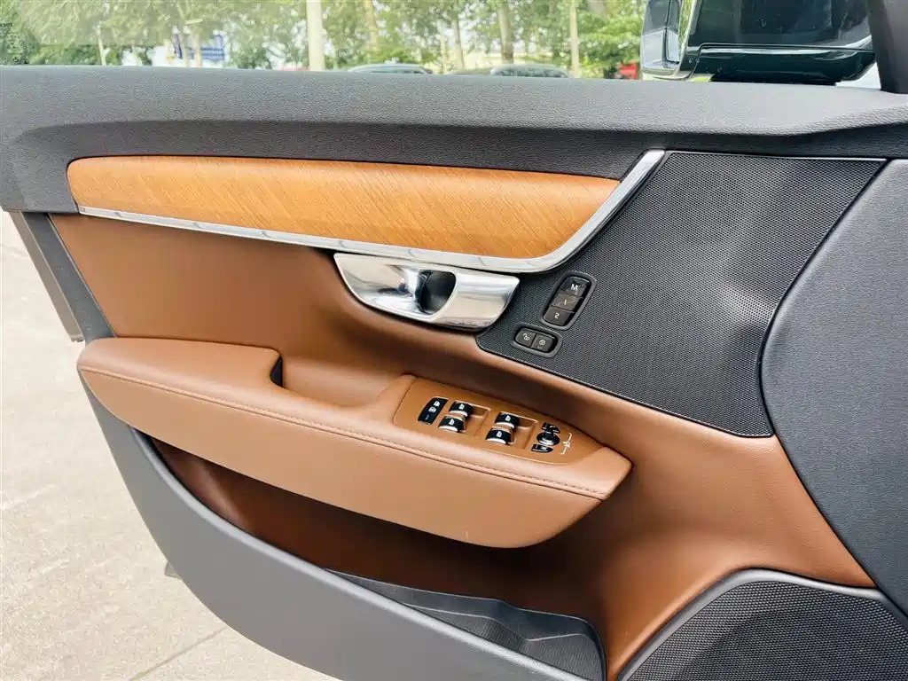 Volvo Volvo S90 2024 B5 Momentum Luxury Edition 2024 - thumbnail 10