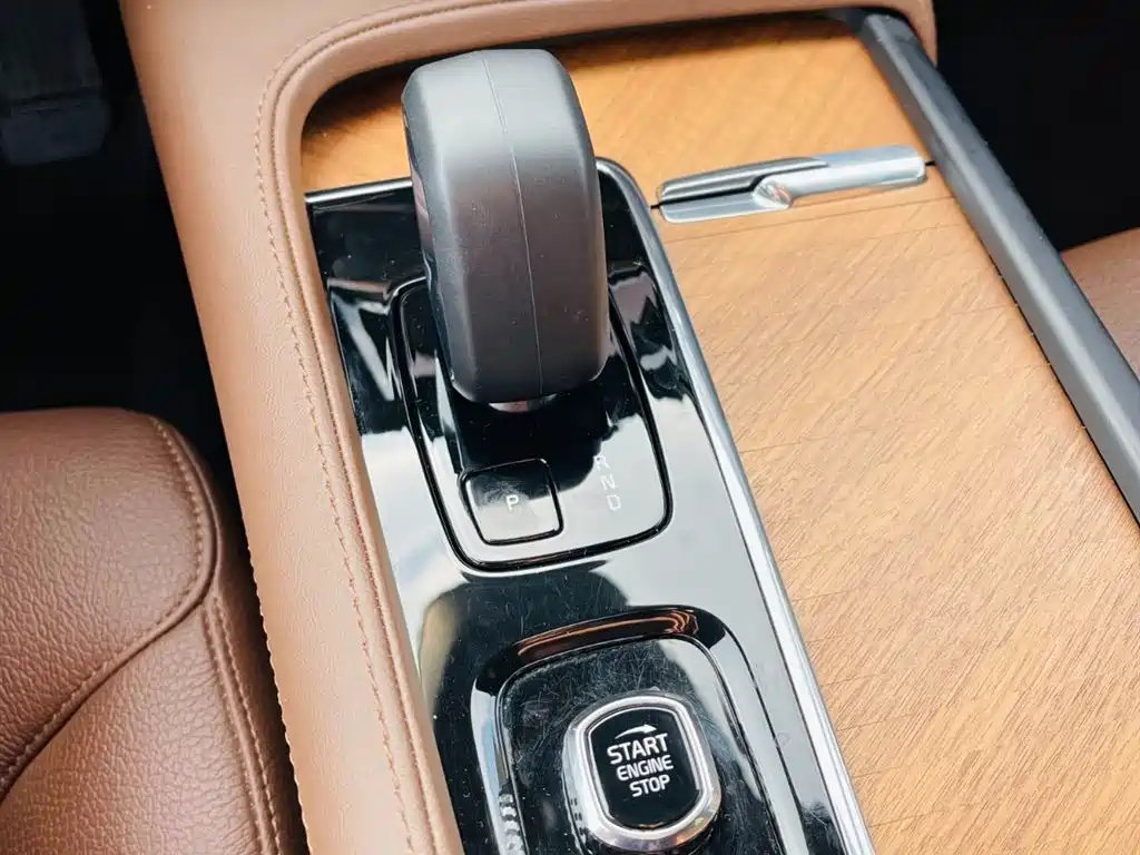 Volvo Volvo S90 2024 B5 Momentum Luxury Edition 2024 - thumbnail 26