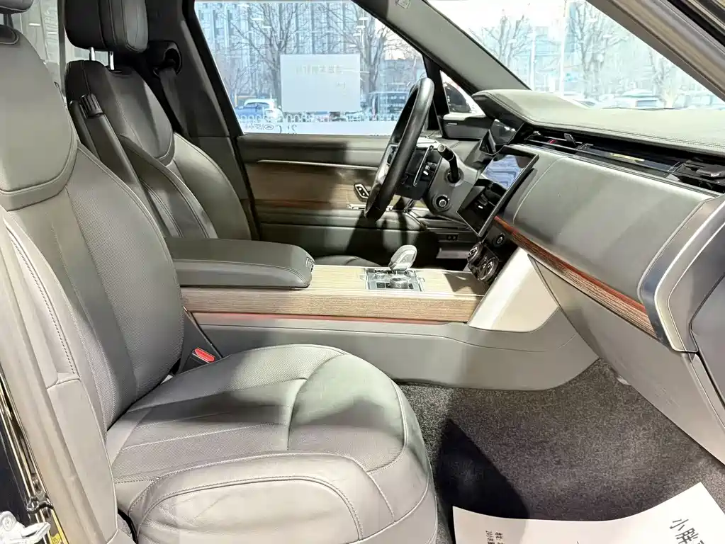 Land Rover Range Rover 2023 3.0 L6 400PS Vogue Seven-Seat Long Wheelbase Edition 2023 - thumbnail 7