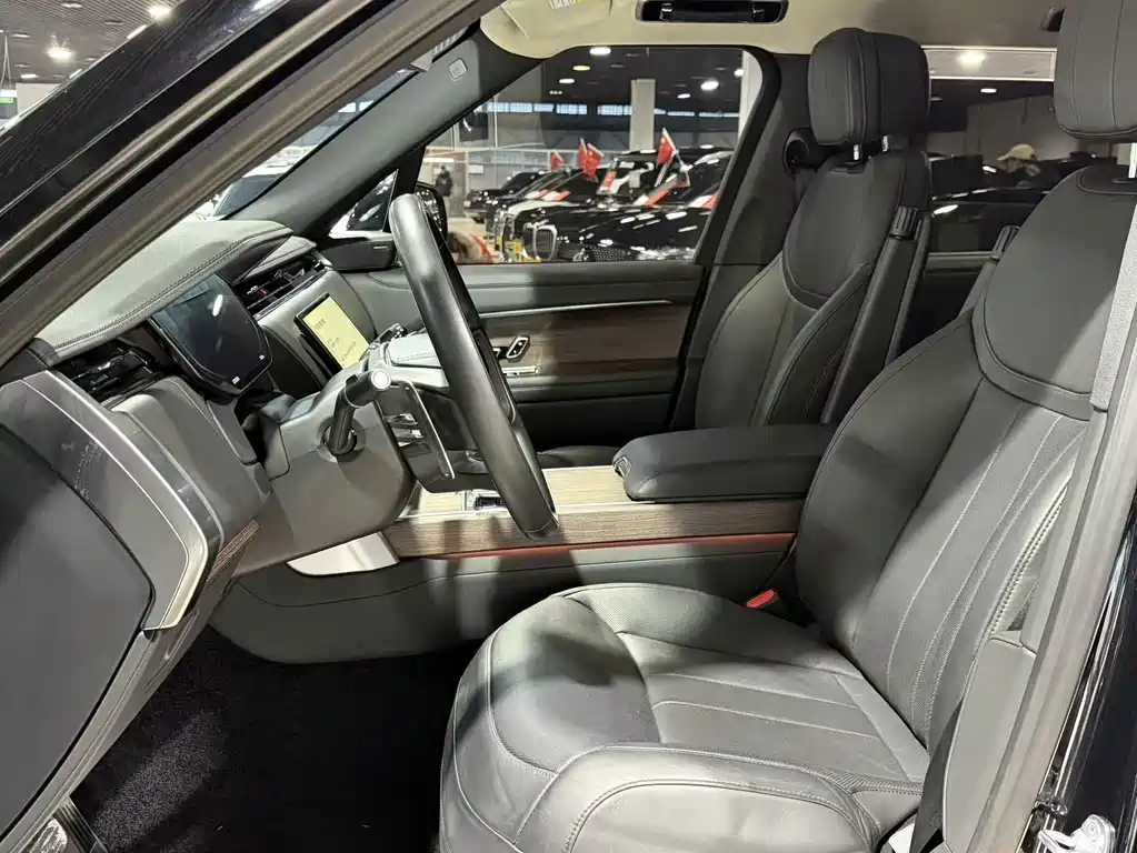 Land Rover Range Rover 2023 3.0 L6 400PS Vogue Seven-Seat Long Wheelbase Edition 2023 - thumbnail 8