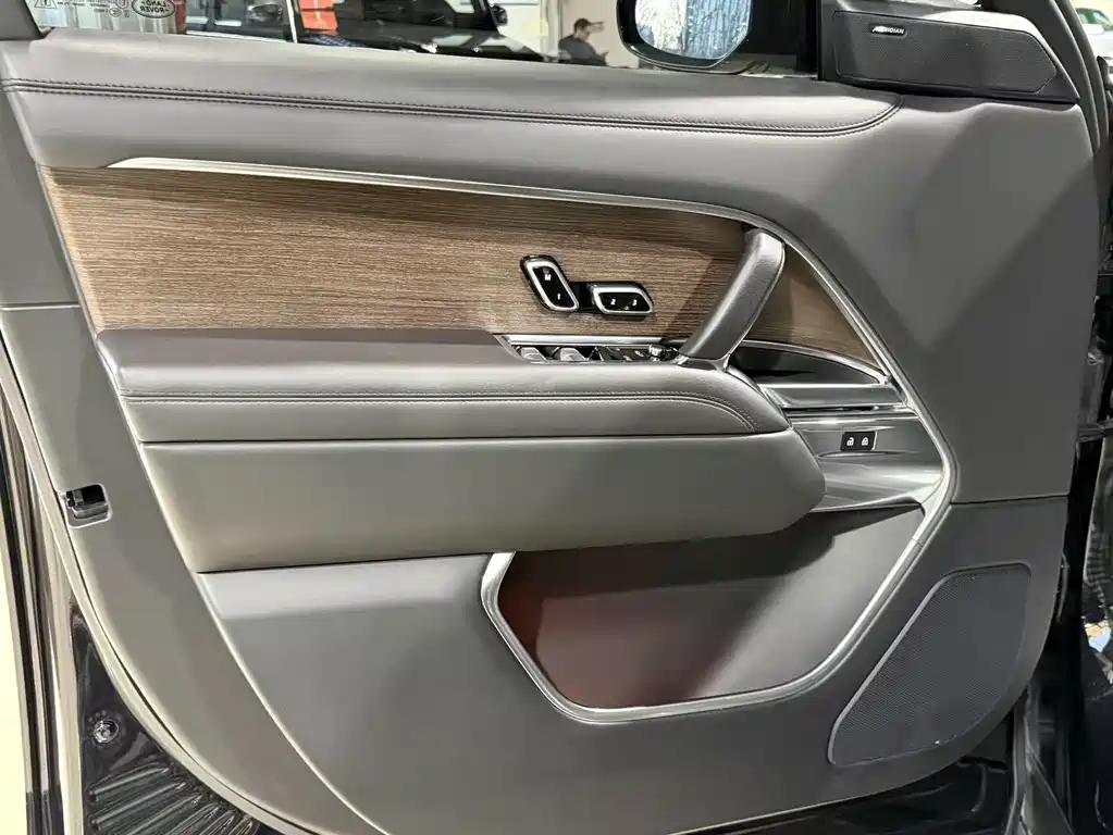 Land Rover Range Rover 2023 3.0 L6 400PS Vogue Seven-Seat Long Wheelbase Edition 2023 - thumbnail 9