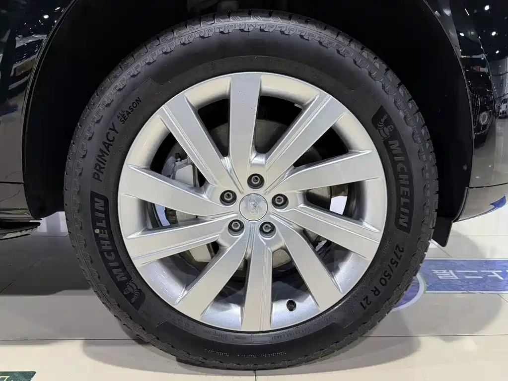 Land Rover Range Rover 2023 3.0 L6 400PS Vogue Seven-Seat Long Wheelbase Edition 2023 - thumbnail 11