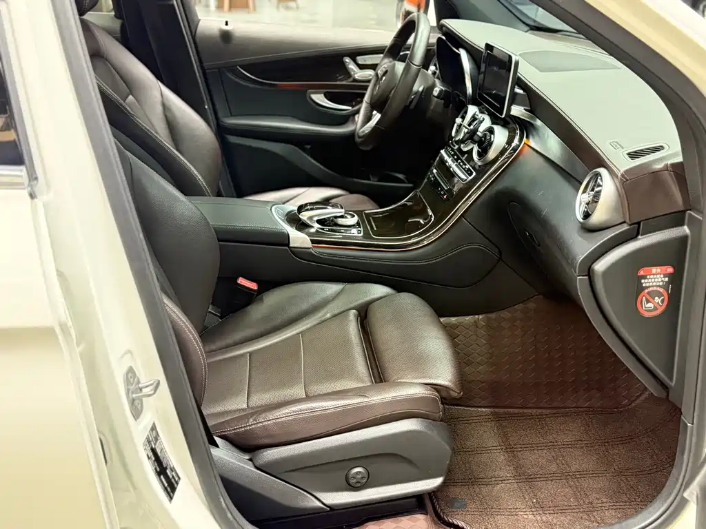 Mercedes-Benz Mercedes-Benz GLC 2019 GLC 260 L 4MATIC Sport Edition 2019 - thumbnail 9