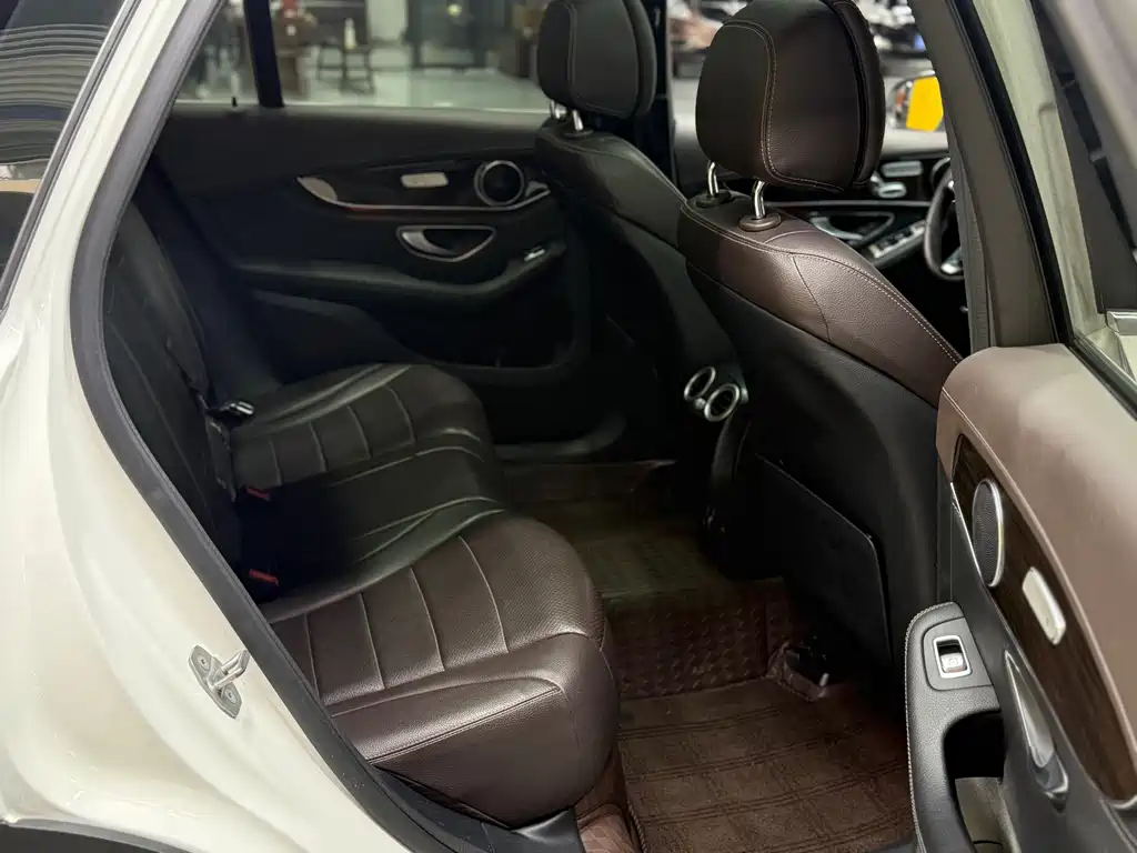 Mercedes-Benz Mercedes-Benz GLC 2019 GLC 260 L 4MATIC Sport Edition 2019 - thumbnail 10