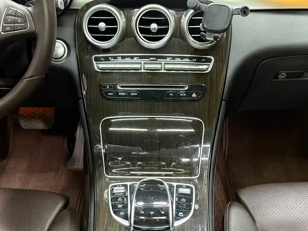 Mercedes-Benz Mercedes-Benz GLC 2019 GLC 260 L 4MATIC Sport Edition 2019 - thumbnail 12