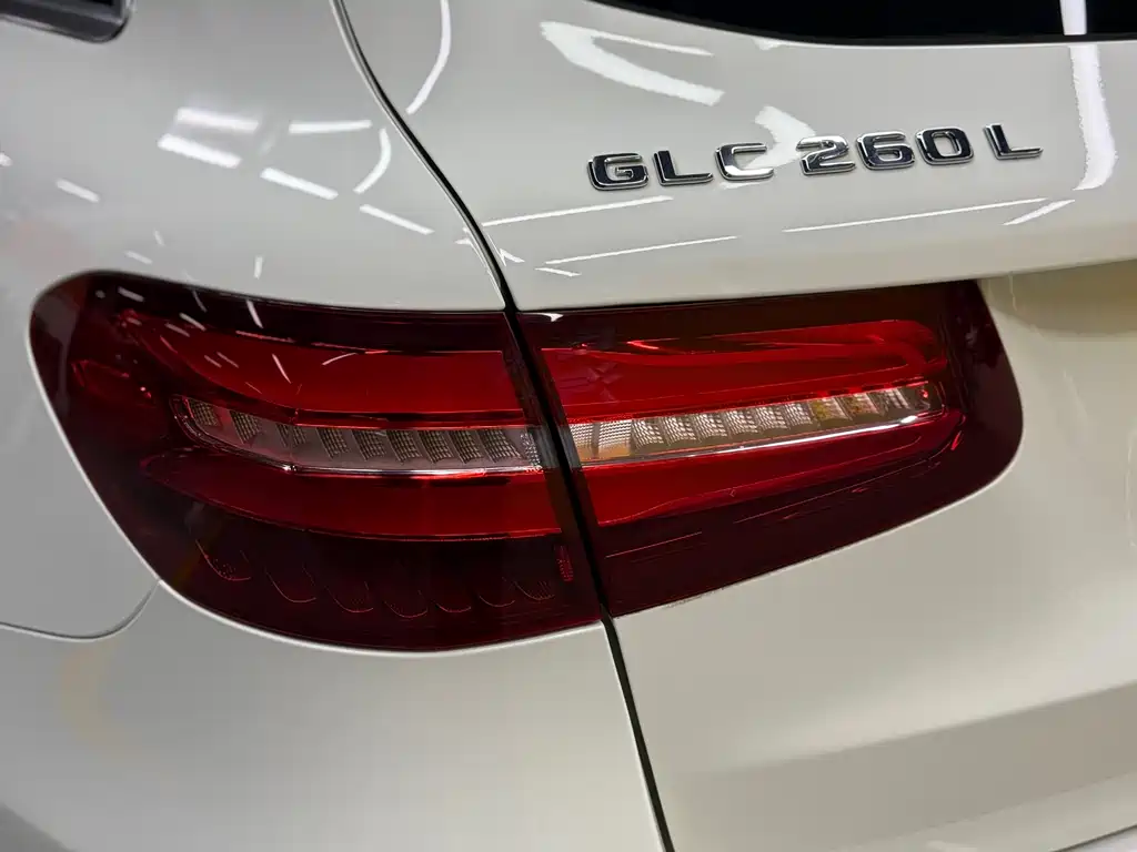 Mercedes-Benz Mercedes-Benz GLC 2019 GLC 260 L 4MATIC Sport Edition 2019 - thumbnail 28