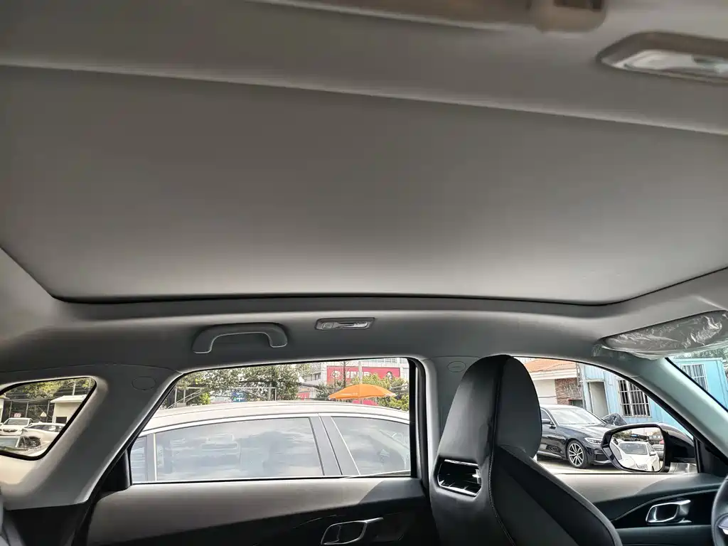 Changan Oushang Changan Oushang Z6 2023 Blue Whale 1.5T DCT Intelligent Cool Edition 2023 - thumbnail 11