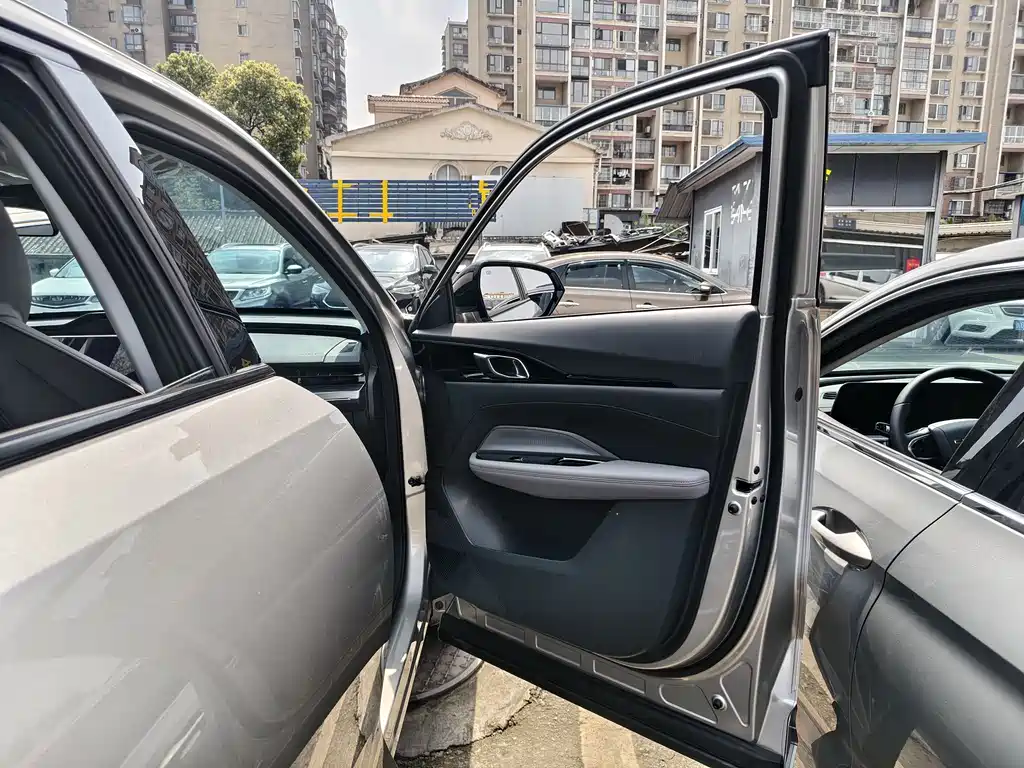 Changan Oushang Changan Oushang Z6 2023 Blue Whale 1.5T DCT Intelligent Cool Edition 2023 - thumbnail 13
