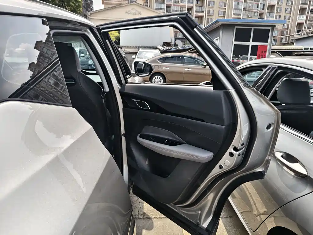 Changan Oushang Changan Oushang Z6 2023 Blue Whale 1.5T DCT Intelligent Cool Edition 2023 - thumbnail 14