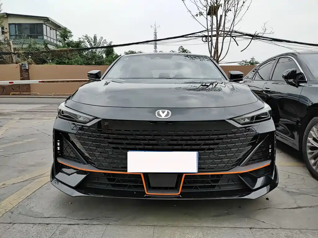 Changan Changan UNI-V 2023 1.5T Sport Edition 2023 - thumbnail 2