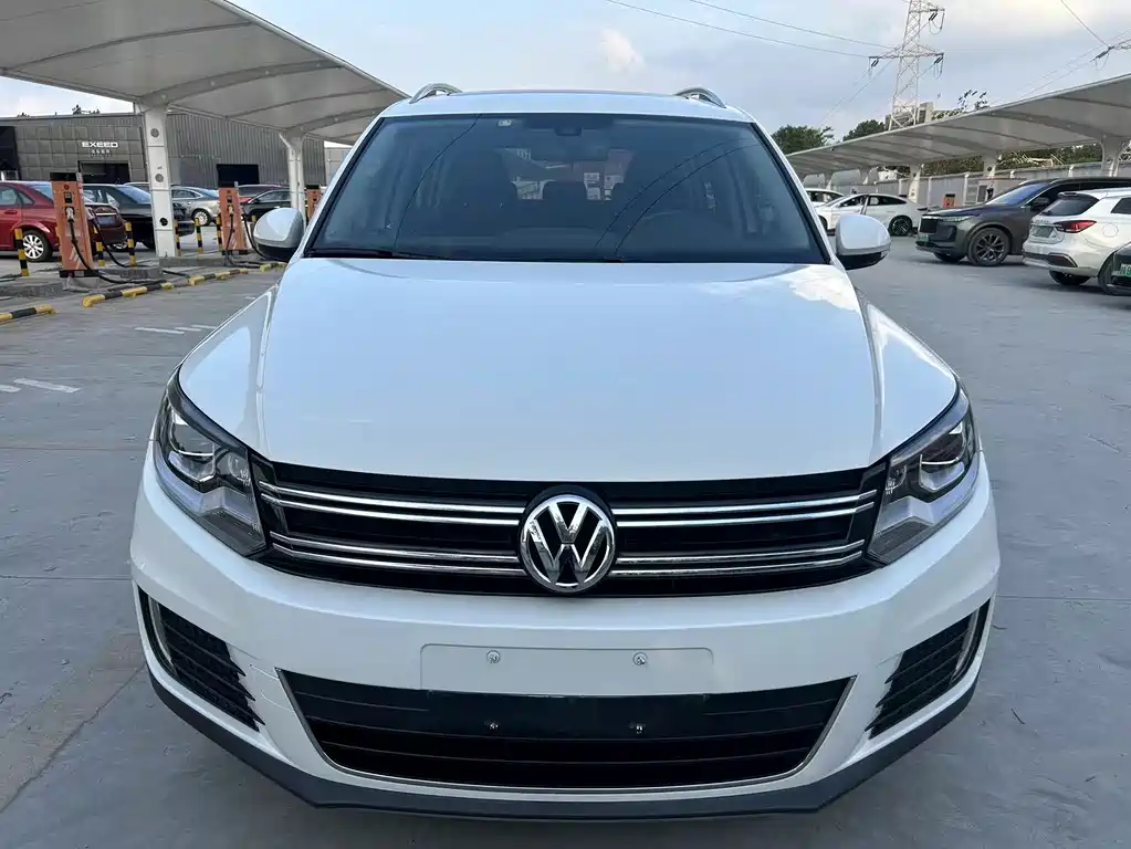 Volkswagen Volkswagen Tiguan 2015 1.8TSI Automatic 2WD Luxury Edition 2015