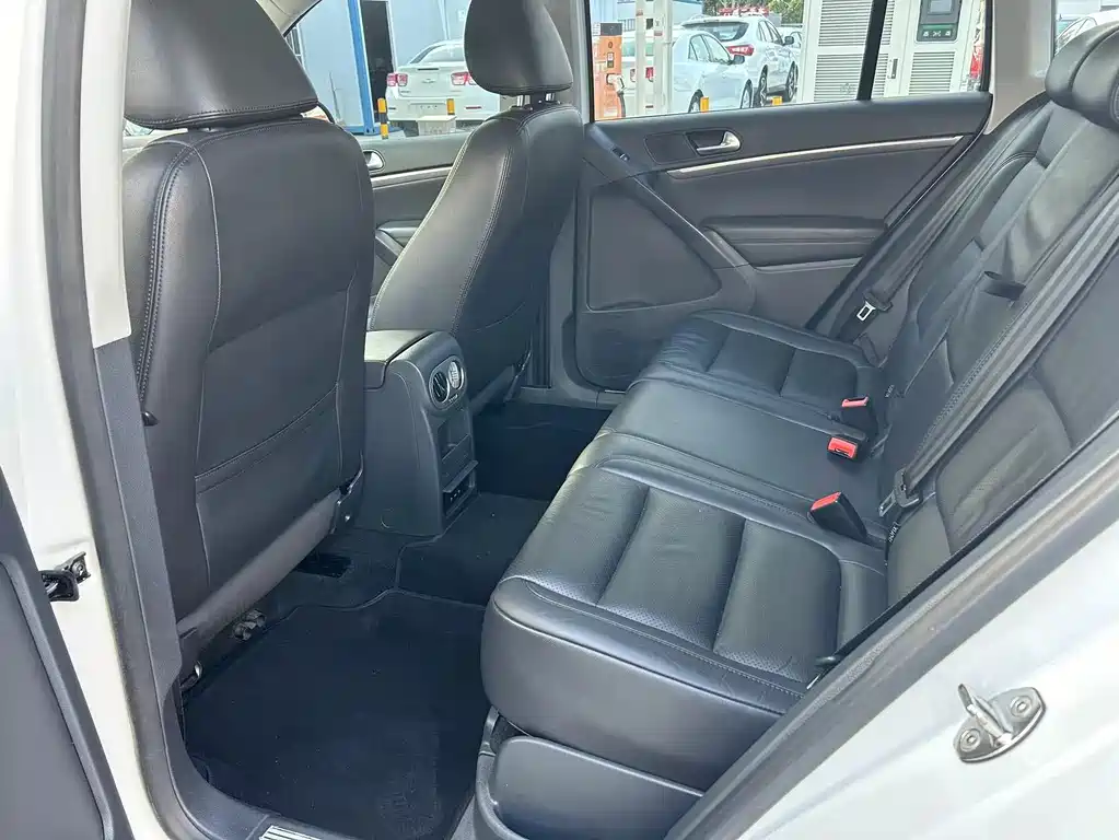 Volkswagen Volkswagen Tiguan 2015 1.8TSI Automatic 2WD Luxury Edition 2015 - thumbnail 8