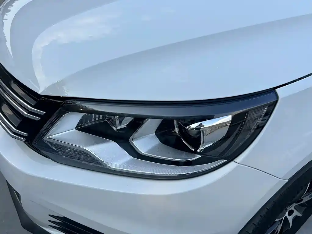 Volkswagen Volkswagen Tiguan 2015 1.8TSI Automatic 2WD Luxury Edition 2015 - thumbnail 9