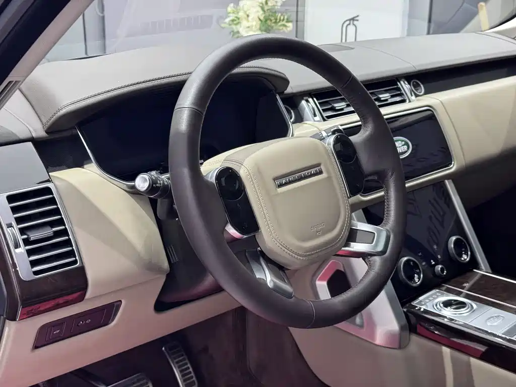 Land Rover Range Rover 2021 3.0 L6 Heritage Edition 2021 - thumbnail 13