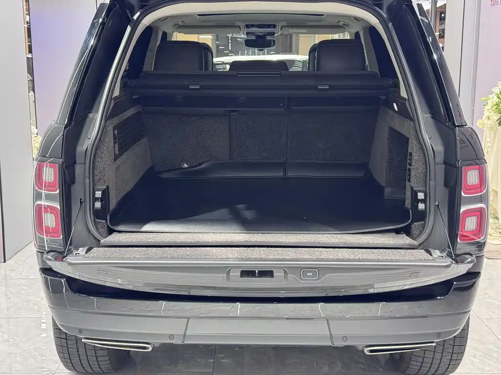 Land Rover Range Rover 2021 3.0 L6 Heritage Edition 2021 - thumbnail 26