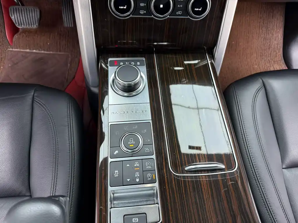 Land Rover Range Rover 2016 3.0T TDV6 Vogue 2017 - thumbnail 2