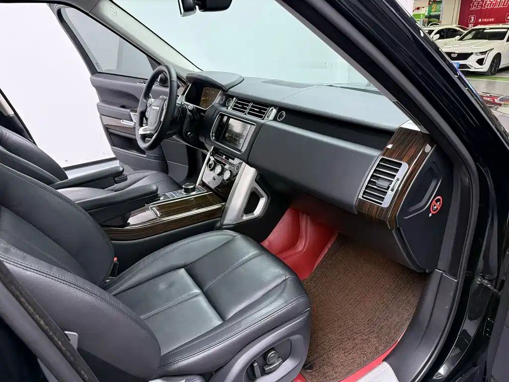 Land Rover Range Rover 2016 3.0T TDV6 Vogue 2017 - thumbnail 6