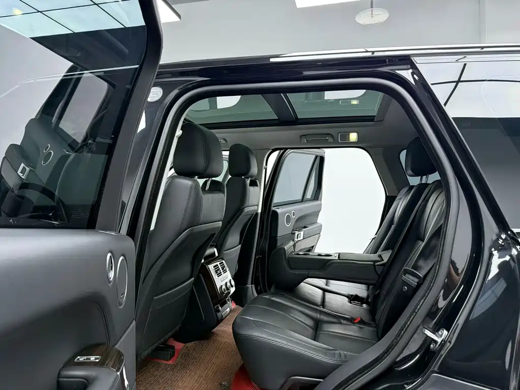 Land Rover Range Rover 2016 3.0T TDV6 Vogue 2017 - thumbnail 8