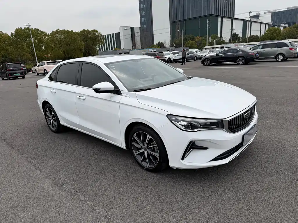 Geely Auto Geely Emgrand 2022 4th Generation 1.5L CVT Luxury Edition 2021 - thumbnail 3