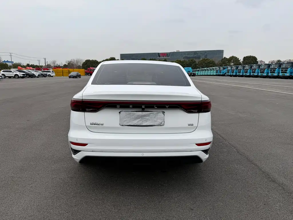 Geely Auto Geely Emgrand 2022 4th Generation 1.5L CVT Luxury Edition 2021 - thumbnail 4